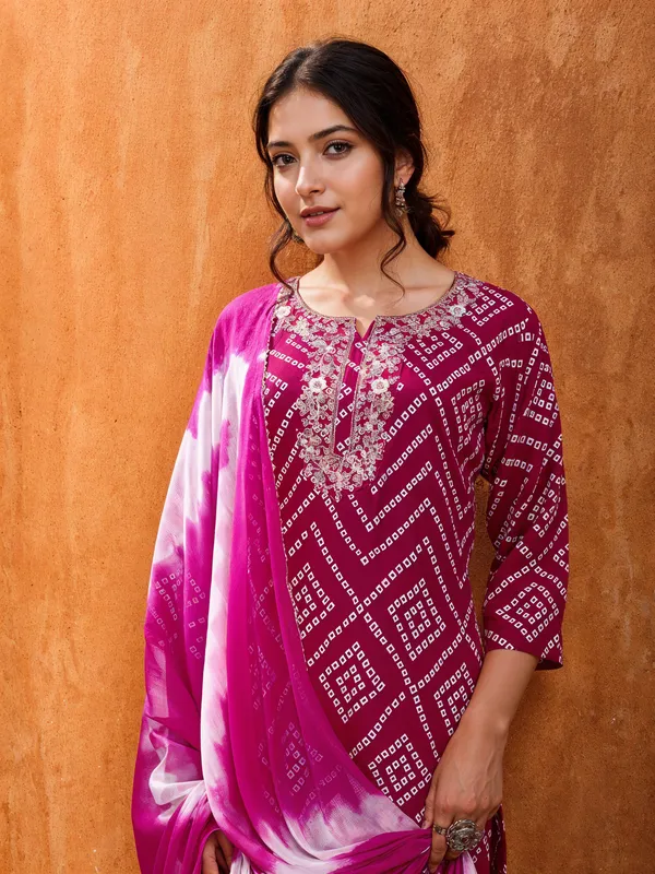 Pink_3_Pc_Traditional_Bandhani_Kurta_Pant_With_Dupatta_Set_Push_Premium_For_Women