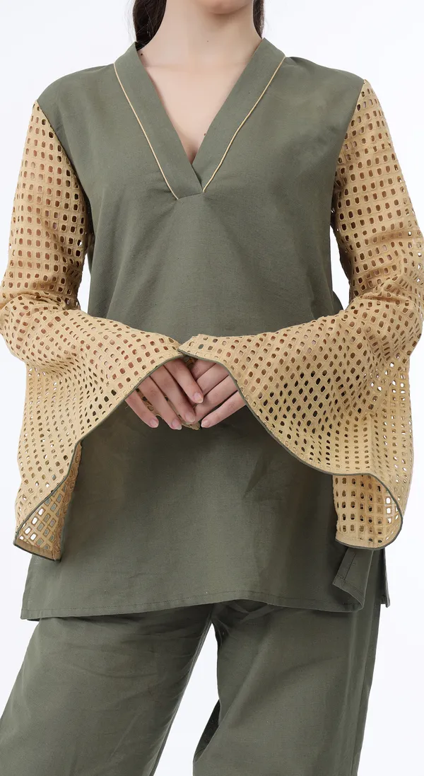 Olive_Woven_Premium_Cotton_Linen_Kurta_With_Relaxed-Fit_Pant_&_Complimentary_Matching_Scrunchie