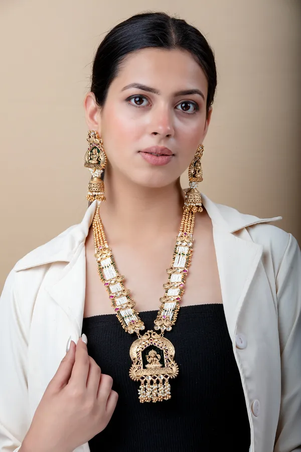 Black_,_White_&_Golden_Metal_Elegant_&_Premium_Earring_&_Necklace_Set_For_Women_&_Girls