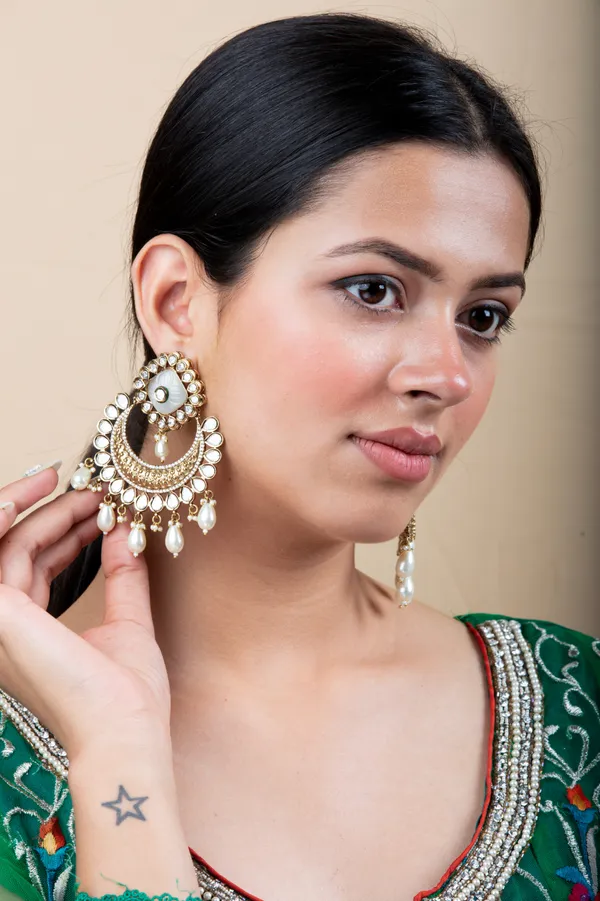 White_&_Grey_White_Metal_Elegant_&_Premium_Earring_For_Women_&_Girls
