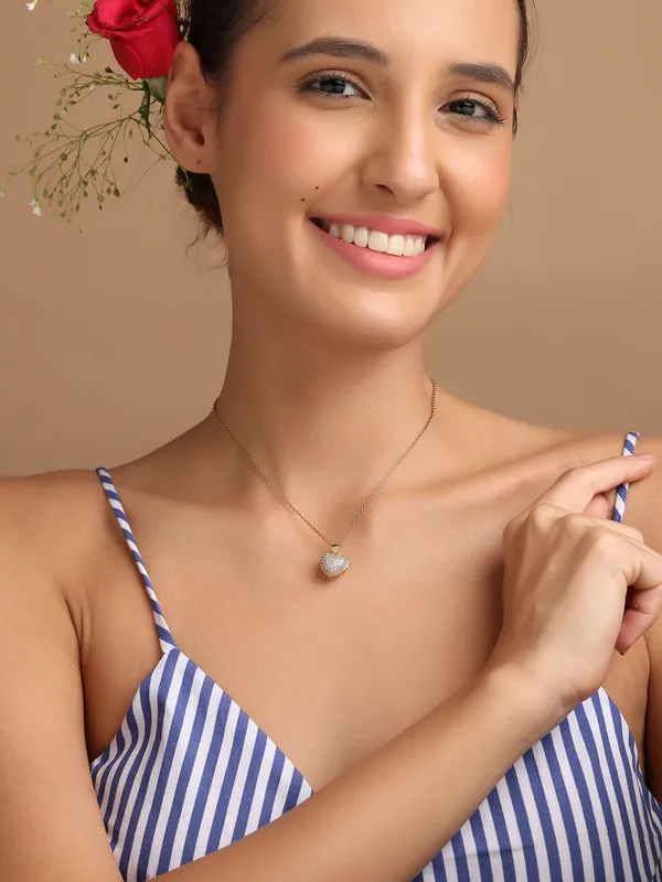 Heart_shaped_studded_Pendant_with_chain_For_Women_&_Girls
