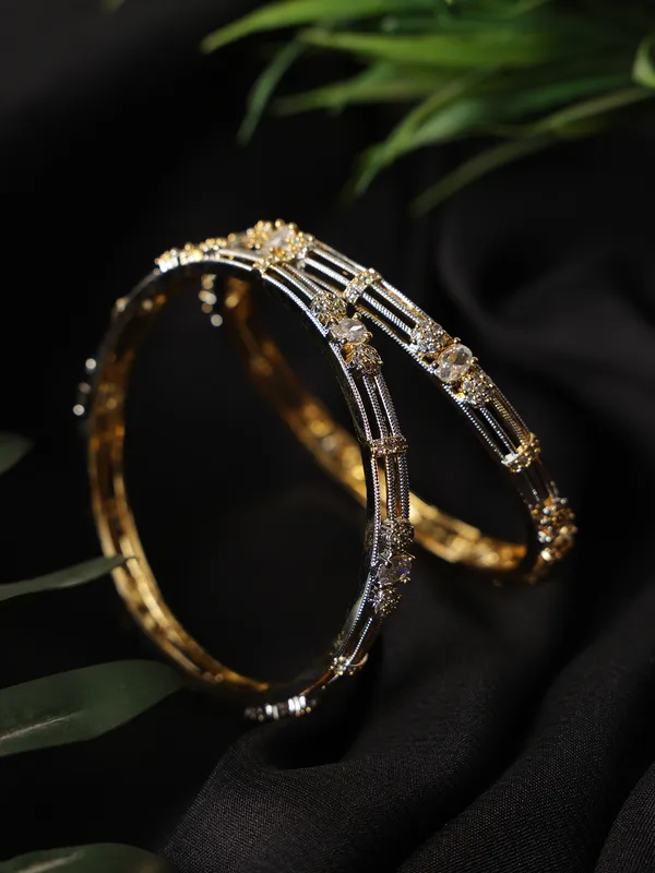 Pair_of_Elegant_Stone-Studded_Bangles_For_Women_&_Girls
