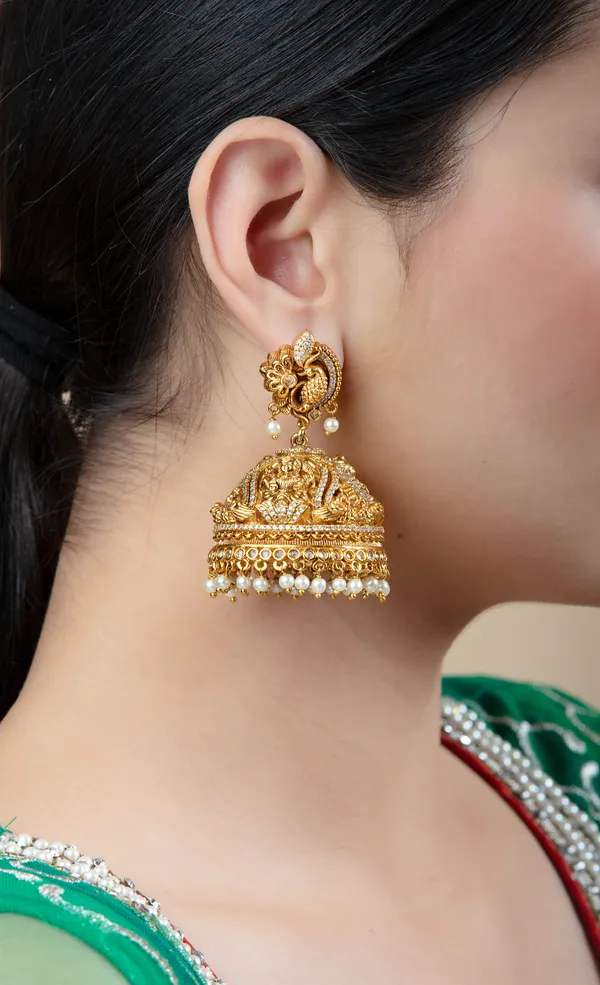 Golden_Metal_Elegant_&_Premium_Earring_For_Women_&_Girls