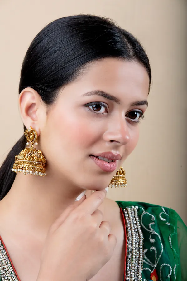 Golden_Metal_Elegant_&_Premium_Earring_For_Women_&_Girls