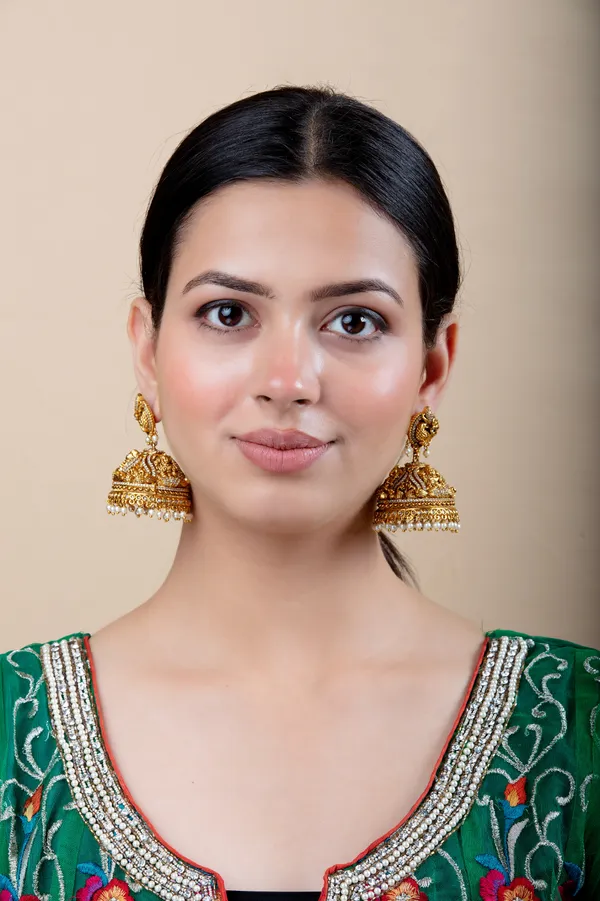 Golden_Metal_Elegant_&_Premium_Earring_For_Women_&_Girls