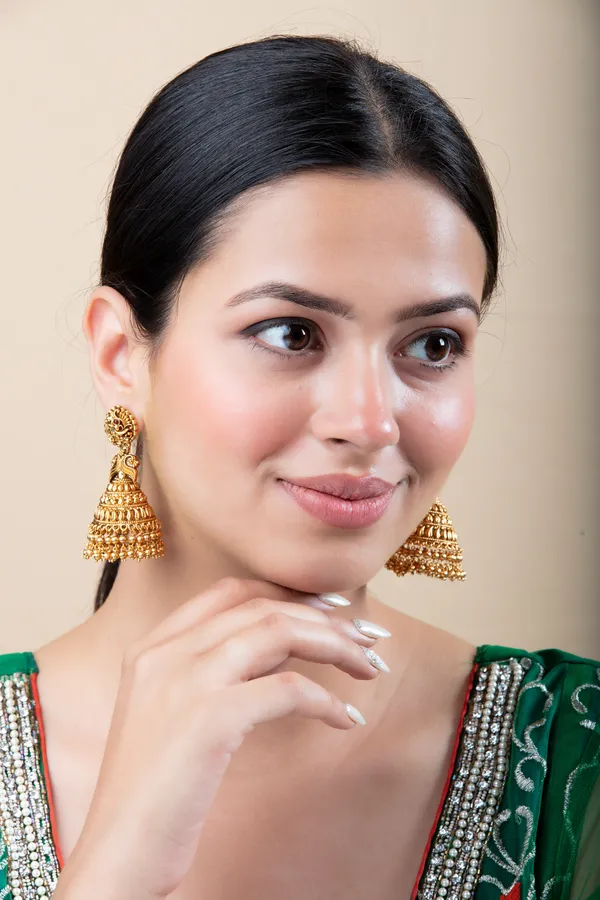 Golden_Metal_Elegant_&_Premium_Earring_For_Women_&_Girls