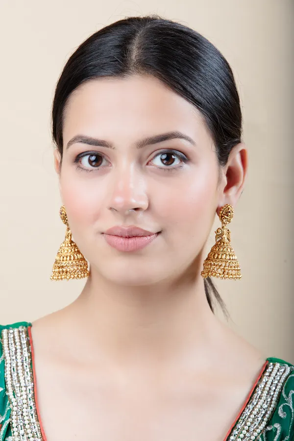 Golden_Metal_Elegant_&_Premium_Earring_For_Women_&_Girls