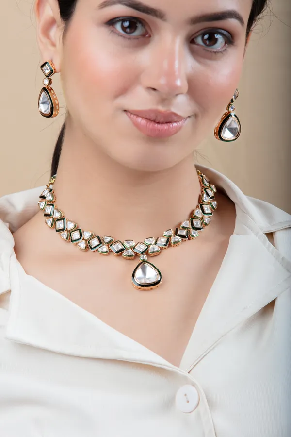 Silver_&_Golden_Metal_Elegant_&_Premium_Earring_&_Necklace_Set_For_Women_&_Girls