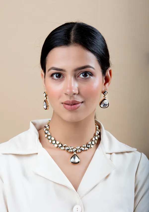 Silver_&_Golden_Metal_Elegant_&_Premium_Earring_&_Necklace_Set_For_Women_&_Girls