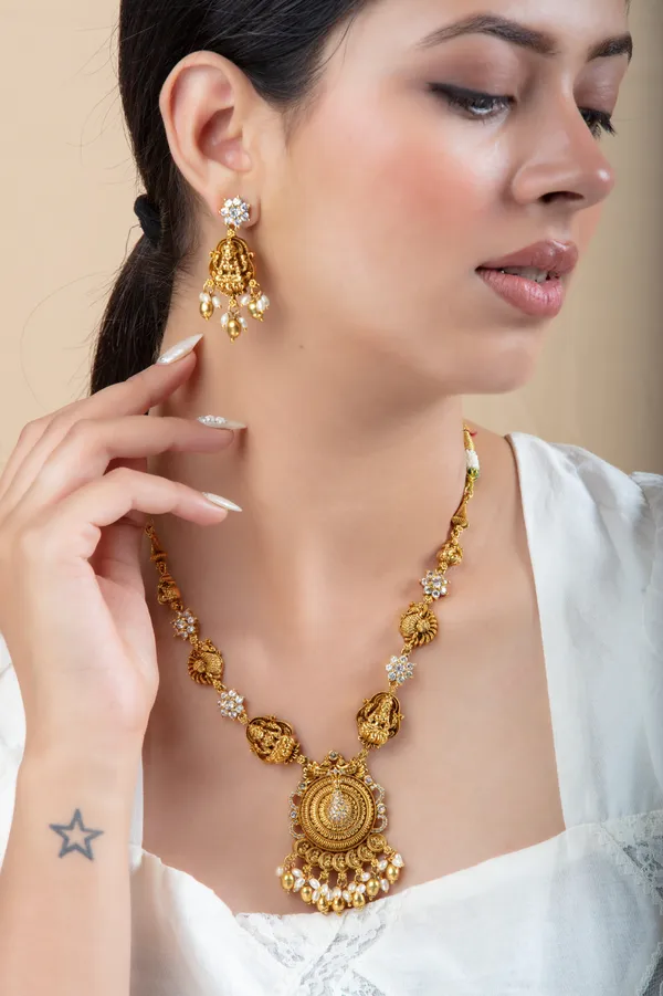 White_&_Golden_Metal_Elegant_&_Premium_Earring_&_Necklace_Set_For_Women_&_Girls