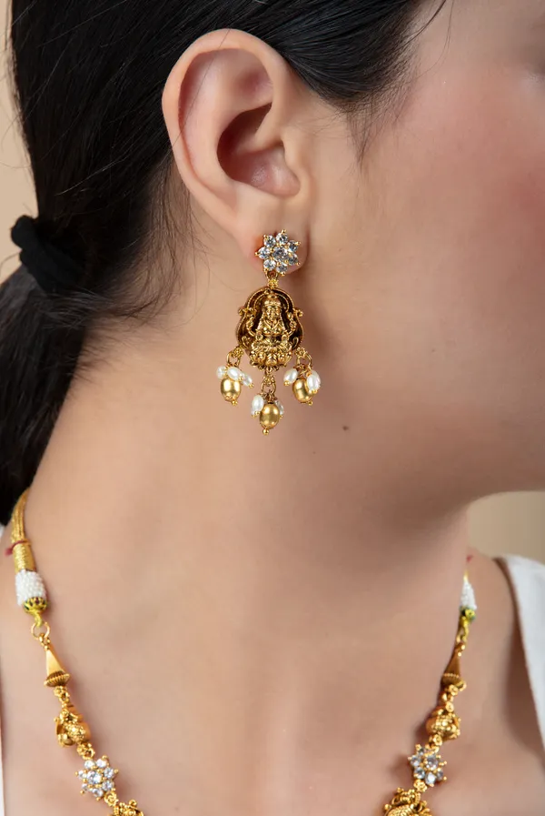 White_&_Golden_Metal_Elegant_&_Premium_Earring_&_Necklace_Set_For_Women_&_Girls