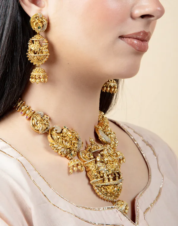 Golden_Metal_Elegant_&_Premium_Earring_&_Necklace_Set_For_Women_&_Girls