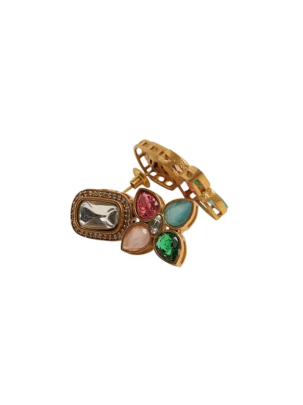 Beautiful_Multi_coloured_Necklace_set._This_gold_plated_necklace_and_earrings_set_features_vibrant_multicolor_stones_that_add_a_lively_and_elegant_touch_to_any_outfit._Designed_to_complement_both_traditional_and_modern_styles,_it_is_perfect_for_celebrations_and_special_occasions.
