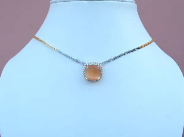 Pendent_Set_with_Dual_tone_Chain.