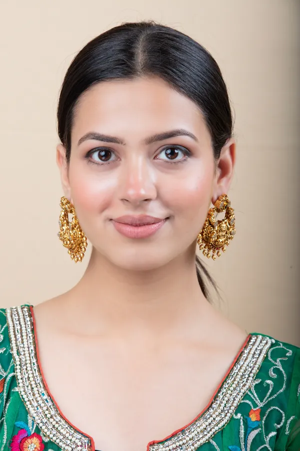 Golden_Metal_Elegant_&_Premium_Earring_For_Women_&_Girls