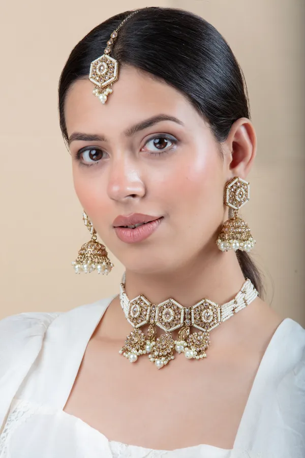 White_&_Golden_Metal_Elegant_&_Premium_Earring_&_Necklace_Set_For_Women_&_Girls