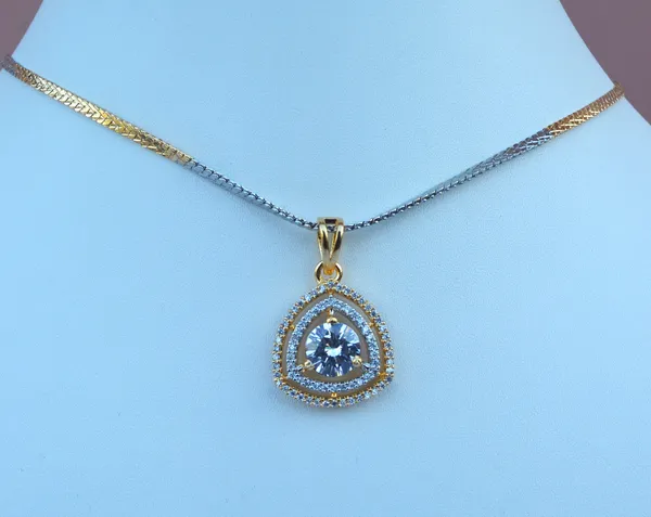 Golden_Dual_Colour_Pendent_Set_For_Women_&_Girls