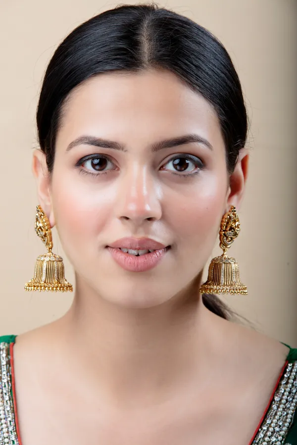 Golden_Metal_Elegant_&_Premium_Earring_For_Women_&_Girls