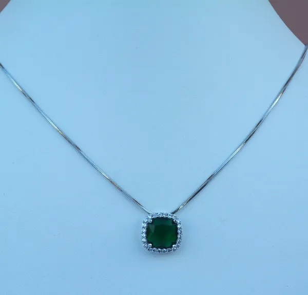 Green_Pendent_Set_with_Dual_tone_Chain_For_Women_&_Girls