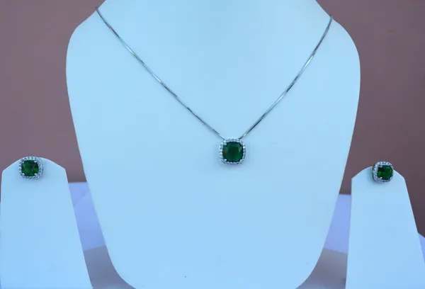 Green_Pendent_Set_with_Dual_tone_Chain_For_Women_&_Girls