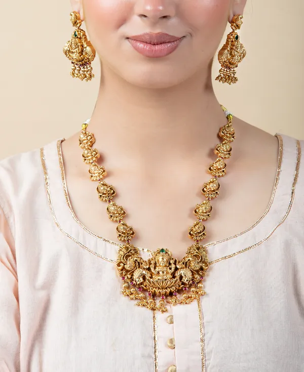 Golden_Metal_Elegant_&_Premium_Earring_&_Necklace_Set_For_Women_&_Girls