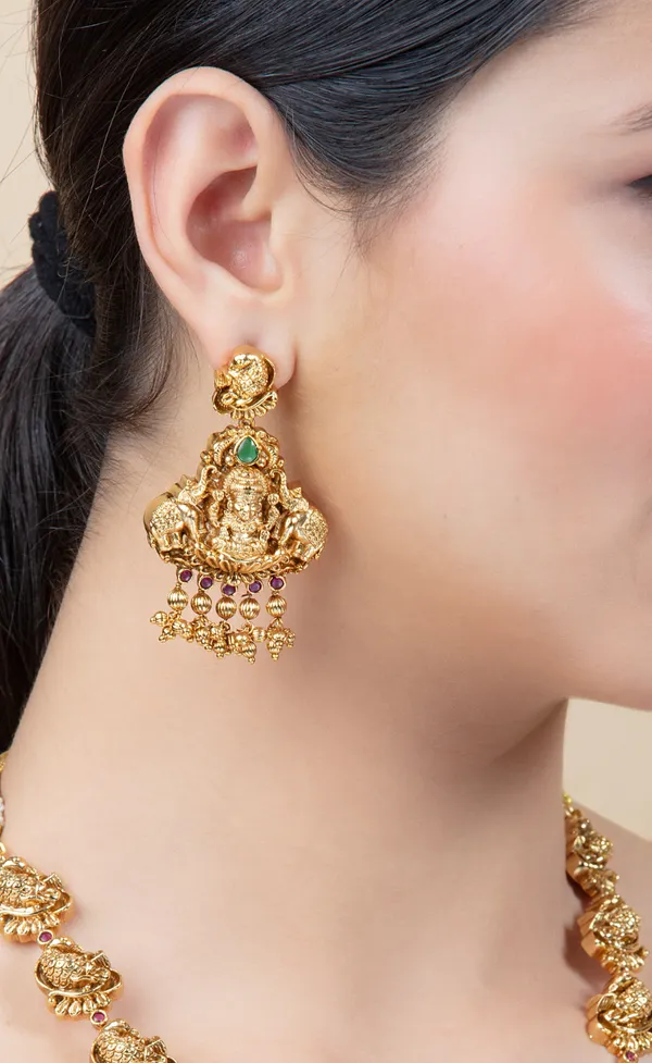Golden_Metal_Elegant_&_Premium_Earring_&_Necklace_Set_For_Women_&_Girls