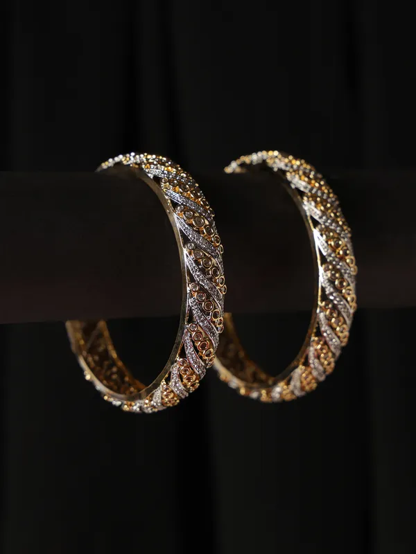 Pair_of_Elegant_Stone-Studded_Bangles_For_Women_&_Girls