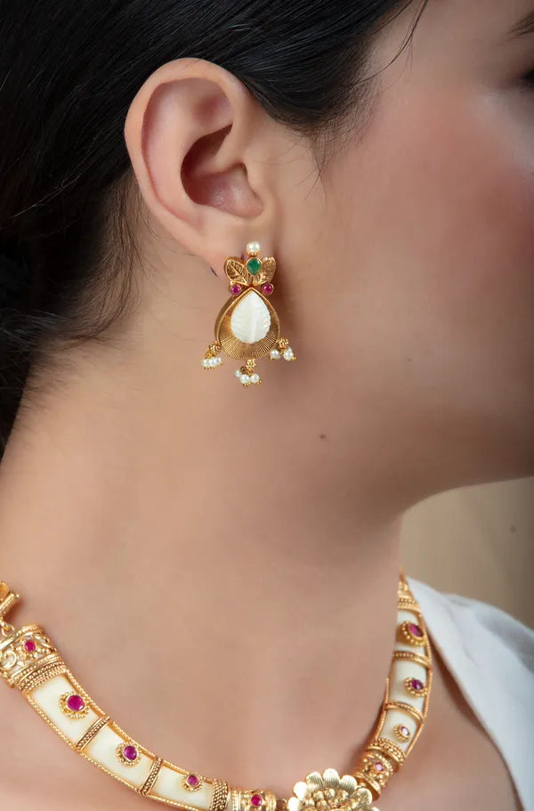 Red_,_White_&_Golden_Metal_Elegant_&_Premium_Earring_&_Necklace_Set_For_Women_&_Girls