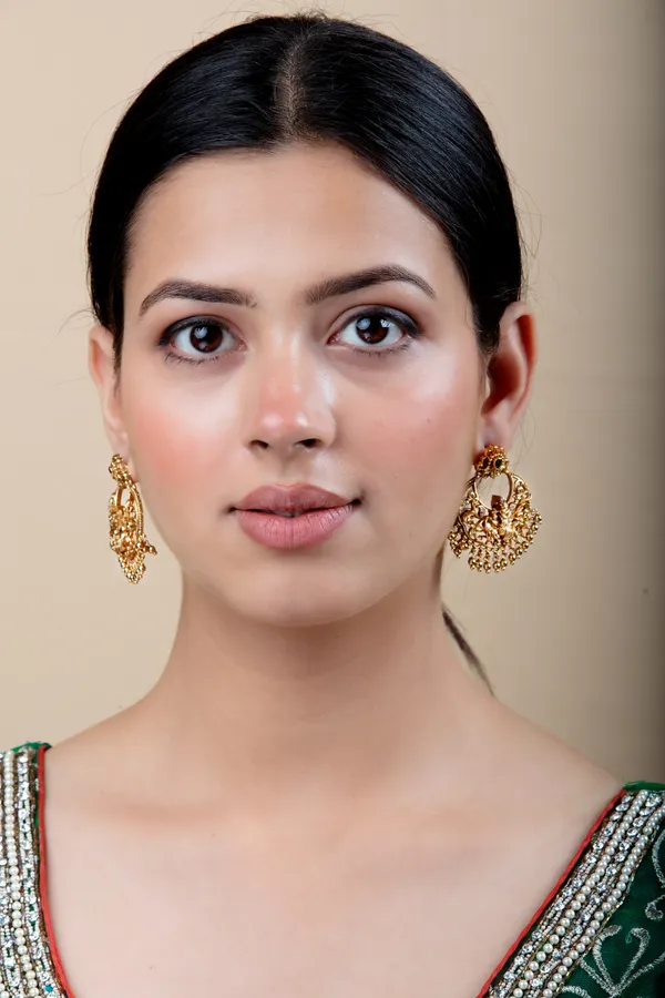 Golden_Metal_Elegant_&_Premium_Earring_For_Women_&_Girls