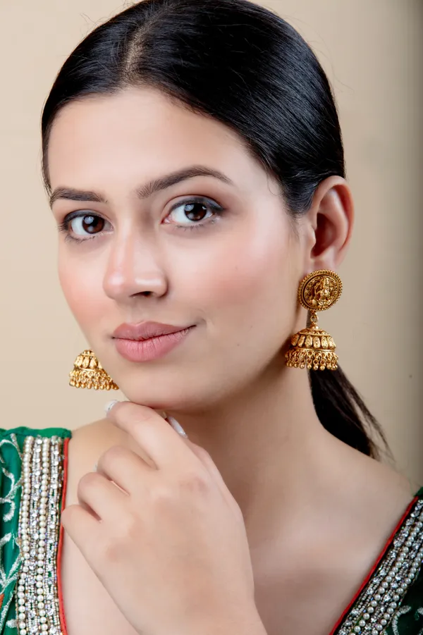 Golden_Metal_Elegant_&_Premium_Earring_For_Women_&_Girls
