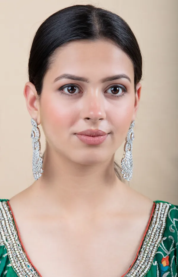 Silver_Metal_Elegant_&_Premium_Earring_For_Women_&_Girls