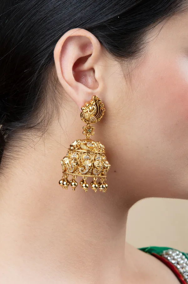 Golden_Metal_Elegant_&_Premium_Earring_For_Women_&_Girls