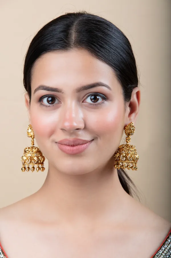 Golden_Metal_Elegant_&_Premium_Earring_For_Women_&_Girls