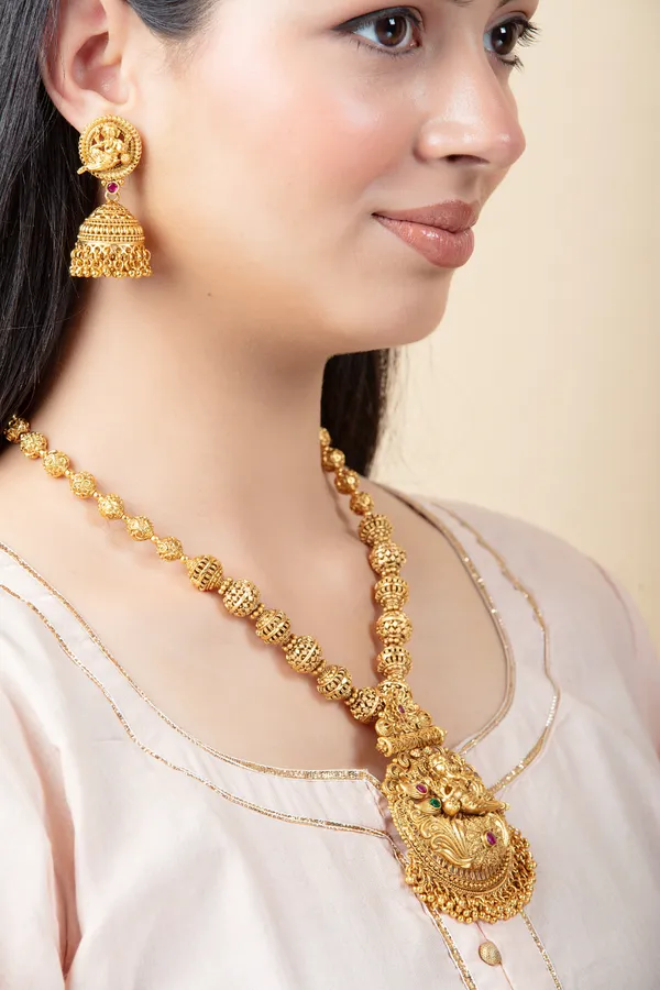Gloden_Metal_Elegant_&_Premium_Earring_&_Necklace_Set_For_Women_&_Girls
