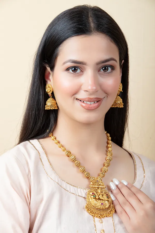 Gloden_Metal_Elegant_&_Premium_Earring_&_Necklace_Set_For_Women_&_Girls