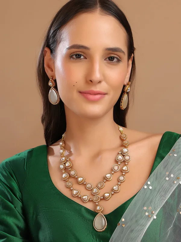 Beautiful_white_and_Pink_bead_Gold_plated_Necklace_with_earrings_for_Women_&_Girls
