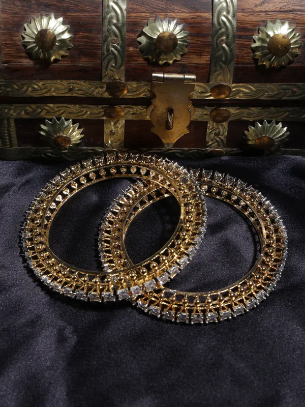 Pair_of_Elegant_Stone-Studded_Bangles_For_Women_&_Girls