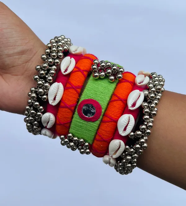 Jhanak_-_Handmade_Bangles_(Stack_of_7_)