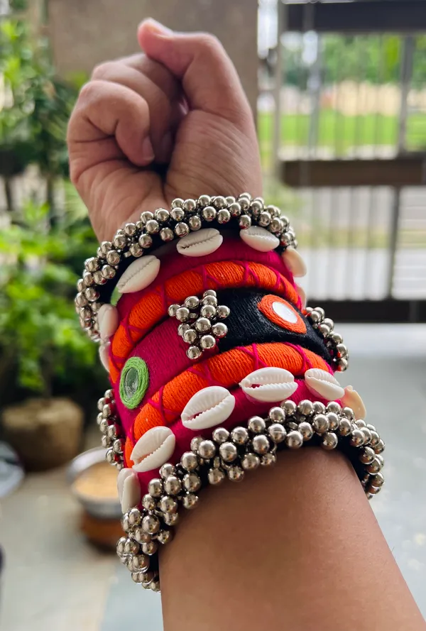 Jhanak_-_Handmade_Bangles_(Stack_of_7_)