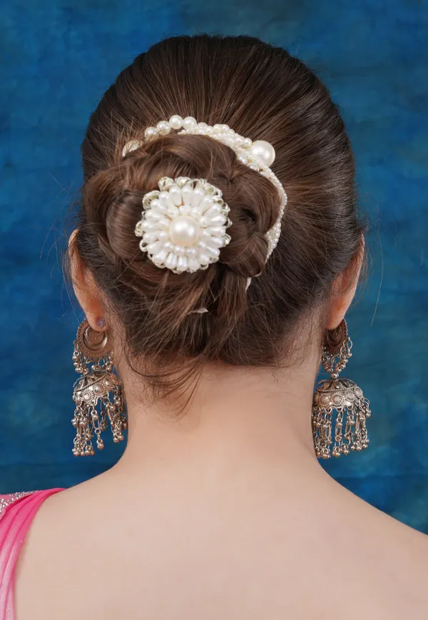 Pihu_-_Forever_Pearl_Gajra_&_Pin_(Combo_of_2)