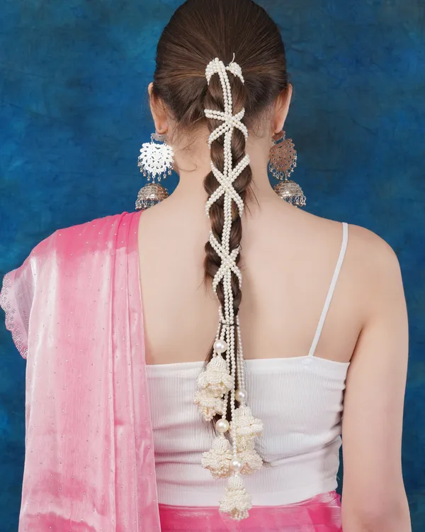 Mogra_-_Pearl_Flower_Parandi_(Pack_of_1)_(20-22_inch)
