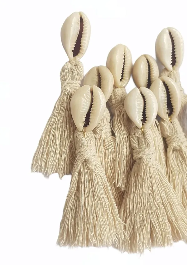 Off-White_Mini_Cotton_Handmade_Tassels_With_Cowrie_Shells_,__Pack_Of_10