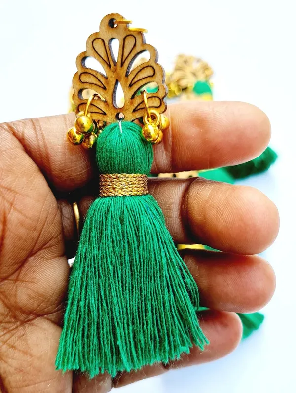 Dark_Green_Cotton_Handmade_Mini_Tassels_With_Wood_Leaf_&_Ghungroo_,_Pack_Of_10