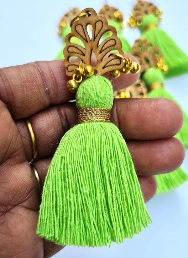 Parrot_Green_Cotton_Handmade_Mini_Tassels_With_Wood_Leaf_&_Ghungroo_,_Pack_Of_10