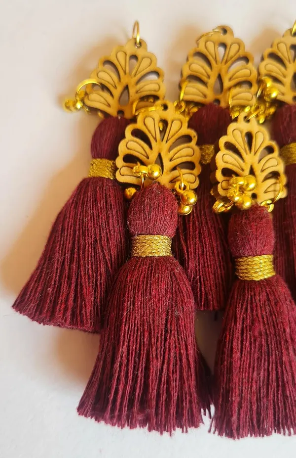 Burgundy_Cotton_Handmade_Mini_Tassels_With_Wood_Leaf_&_Ghungroo_,_Pack_Of_10