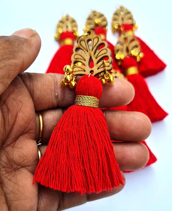 Red_Cotton_Handmade_Mini_Tassels_With_Wood_Leaf_&_Ghungroo_,_Pack_Of_10