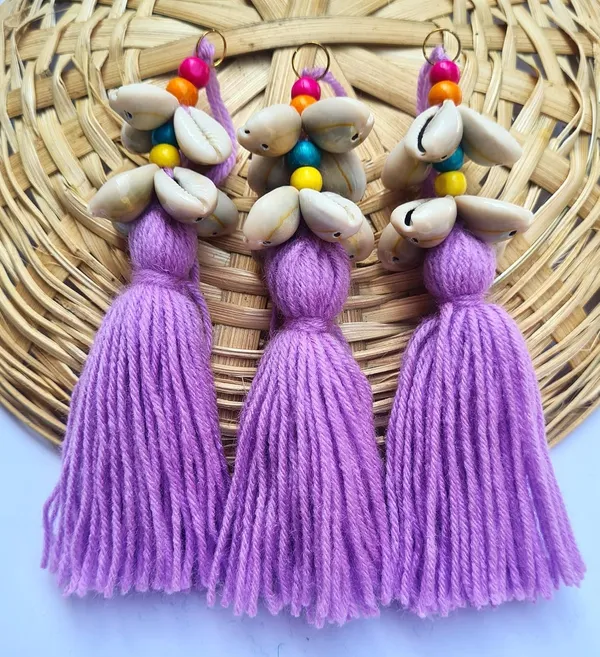 Long_Woolen_Tassels_with_Cowrie_Shells_for_DIY/Craft_Projects_(Pack_of_5,_Baby_Pink)