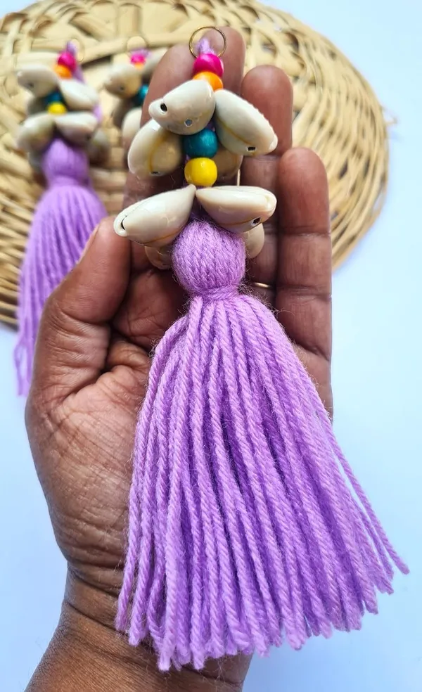 Long_Woolen_Tassels_with_Cowrie_Shells_for_DIY/Craft_Projects_(Pack_of_5,_Baby_Pink)
