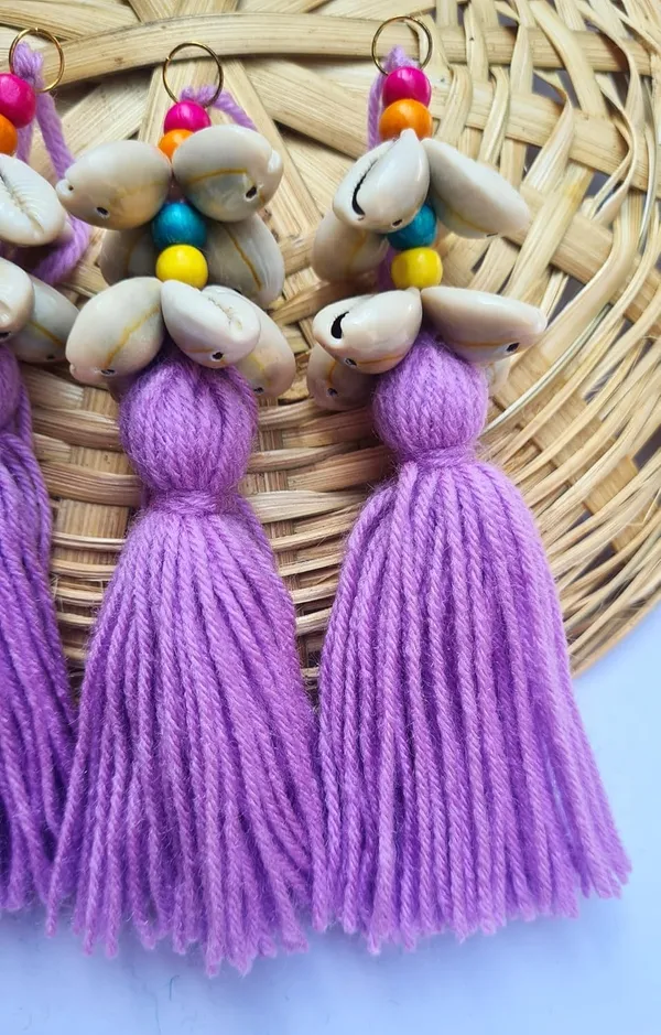 Long_Woolen_Tassels_with_Cowrie_Shells_for_DIY/Craft_Projects_(Pack_of_5,_Baby_Pink)