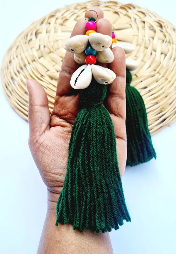 Long_Woolen_Tassels_with_Cowrie_Shells_for_DIY/Craft_Projects_(Pack_of_5,_Dark_Green)